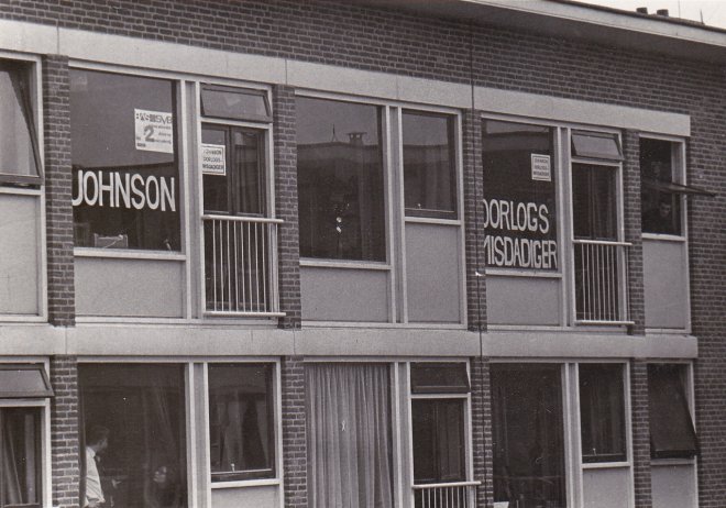 Begin 1968, studentenflats op de Ina Boudier Bakkerlaan in Utrecht. Rechts mijn kamer.