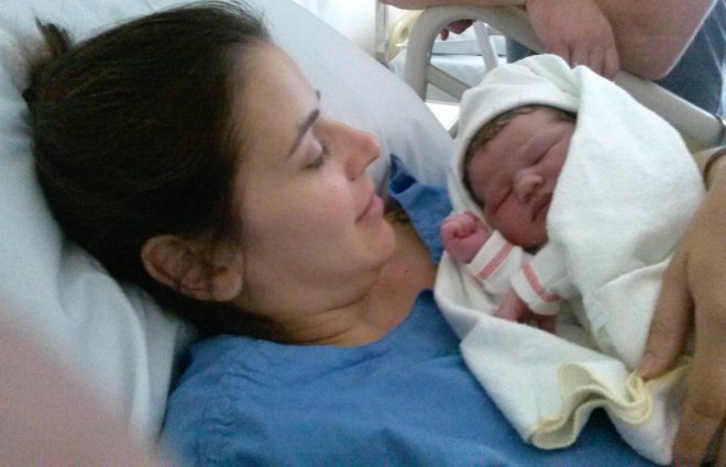 Tessa met haar jongste dochter Lina-Mae.