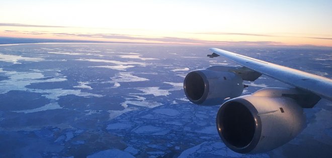 Recente foto vanuit een waarnemingsvliegtuig in het noordpoolgebied (bron: NOAA)