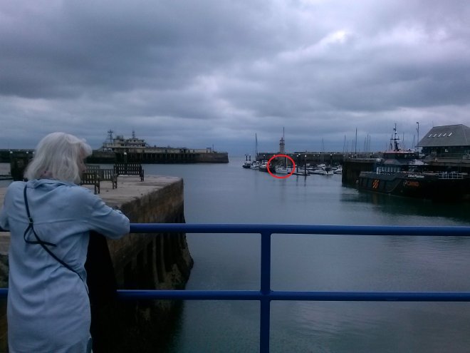 De Royal Harbour van Ramsgate. In de rode cirkel ligt onze Dulce.