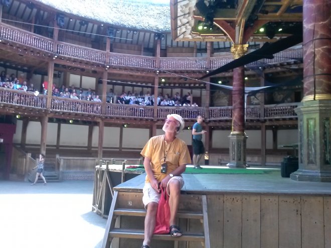 In The Globe, de replica van het theater van Shakespeare.
