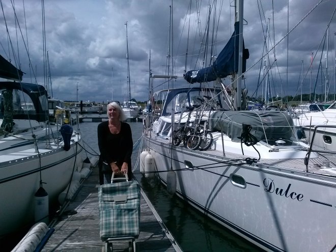 Vanmorgen in de haven. We gaan op weg voor de weekend-boodschappen.