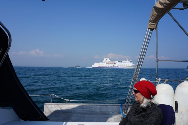 Gisteren op de Solent. Voor deze ferry gingen we wel opzij.