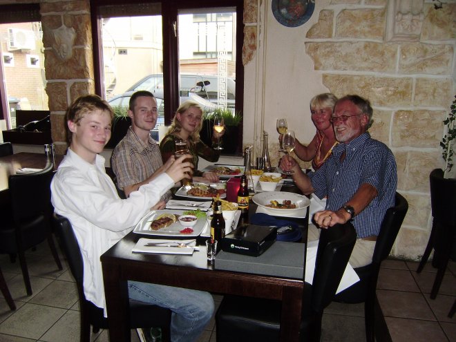 Met Bas, Rommert en Esther in Grieks restaurant Odyssey in Geldermalsen