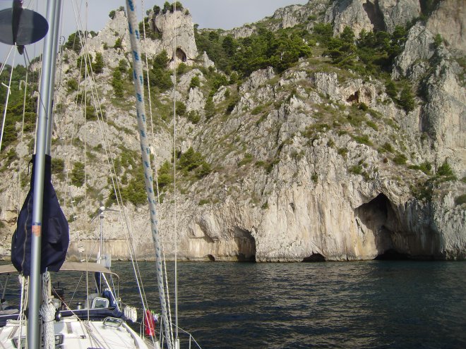 Onze ankerplek aan de oostkant van Capri