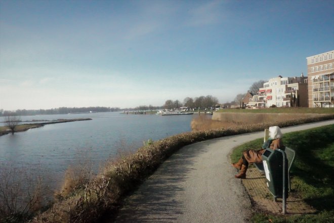 Ochtendwandeling over de wallen, langs de Merwede.