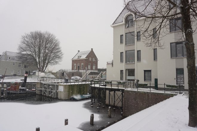 Sneeuw voor ons huis
