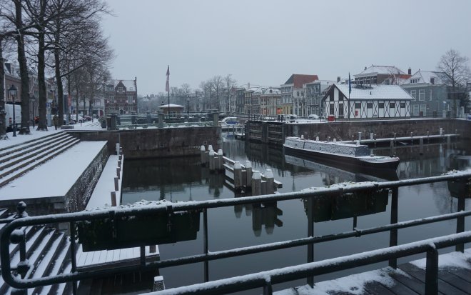 Sneeuw in de nacht gevallen.
