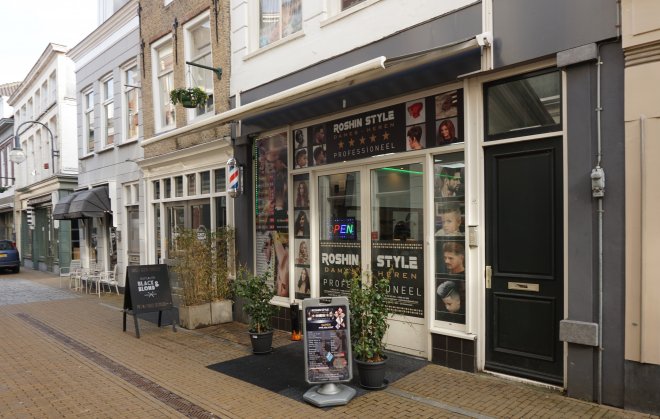 De Syrische kapperszaak op de Langendijk.