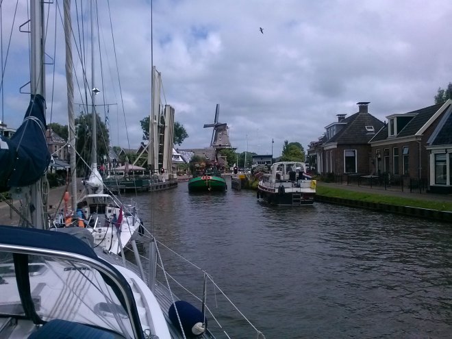 De Dokummer Ee. Brugopening in Birdaard.