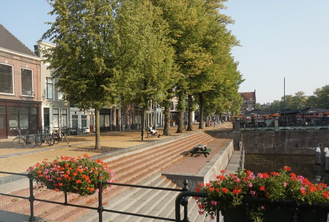 Rustige ochtend op het Eind. Geen foutparkeerders.