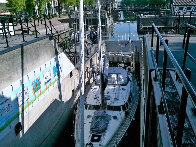 Dulce vanmorgen in het Lingesluisje.