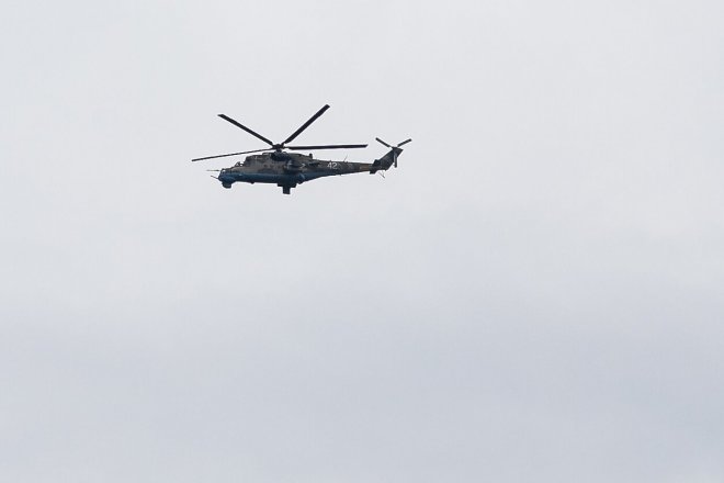 Foto van de Wit-Russische Mi24-legerhelikopter die afgelopen zondag de grens met Litauwen schond (bron: E.Blaževič/LRT)
