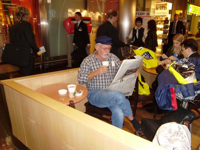 Air Malta heeft vertraging, wachten op Schiphol