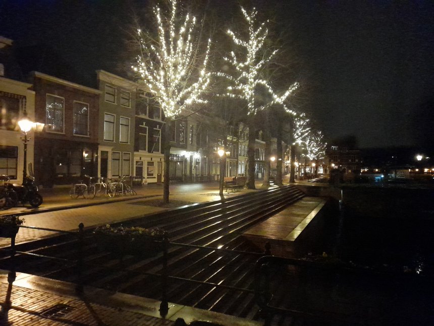 Zaterdagavond negen uur. Geen mens op straat. De eerste avondklok in Gorcum