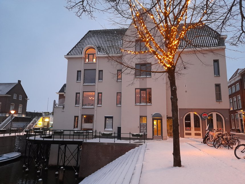 Ons huis (begane grond) op een foto van eergisteren.