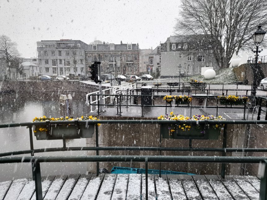 Vanmorgen flinke sneeuwbuien.