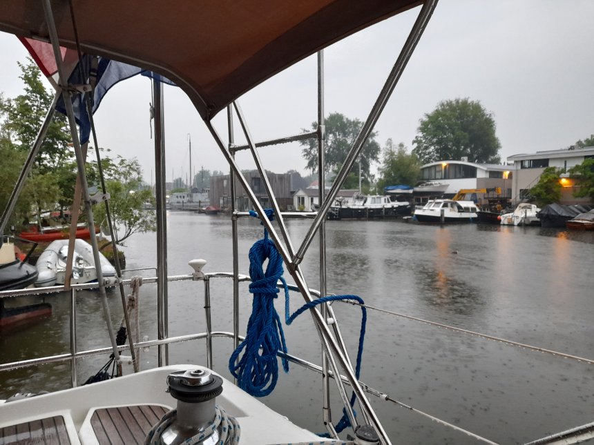 Vanochtend vroeg regent het nog flink.