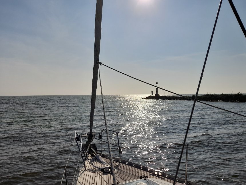 Uitvaart uit Enkhuizen, het IJsselmeer op.
