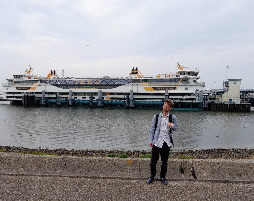 Bas bij de veerpont naar Den Helder.