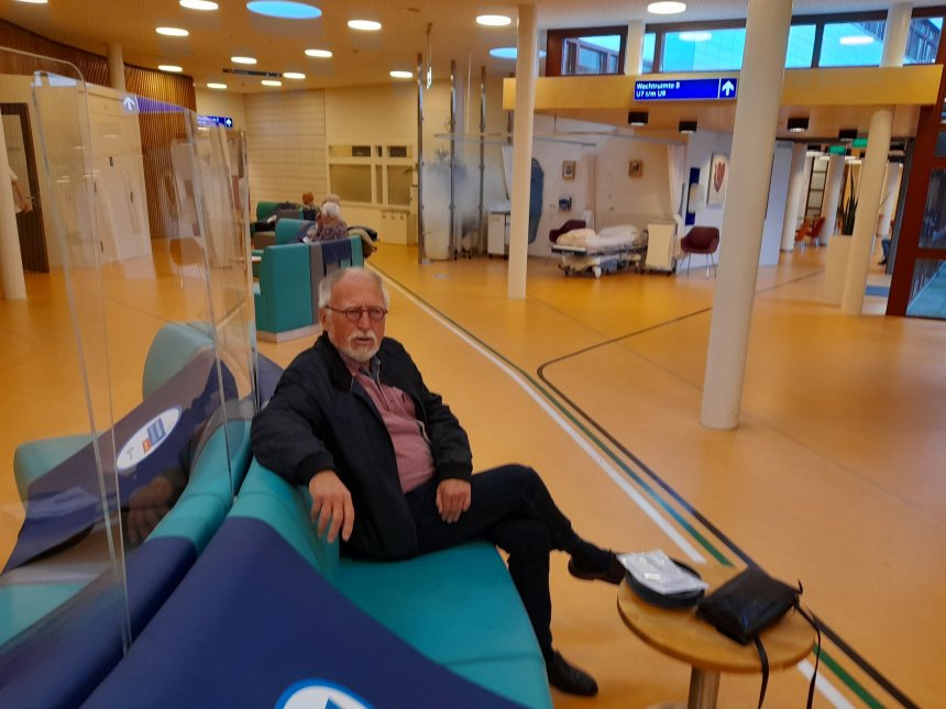 In de wachtkamer van afdeling radiotherapie van het UMCU.