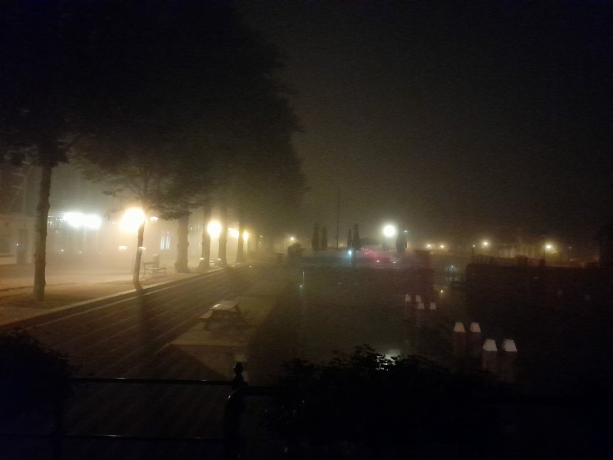 Gisteravond laat was het al mistig.