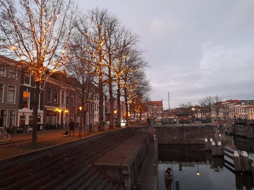 De feestverlichting brandt weer op het Eind.