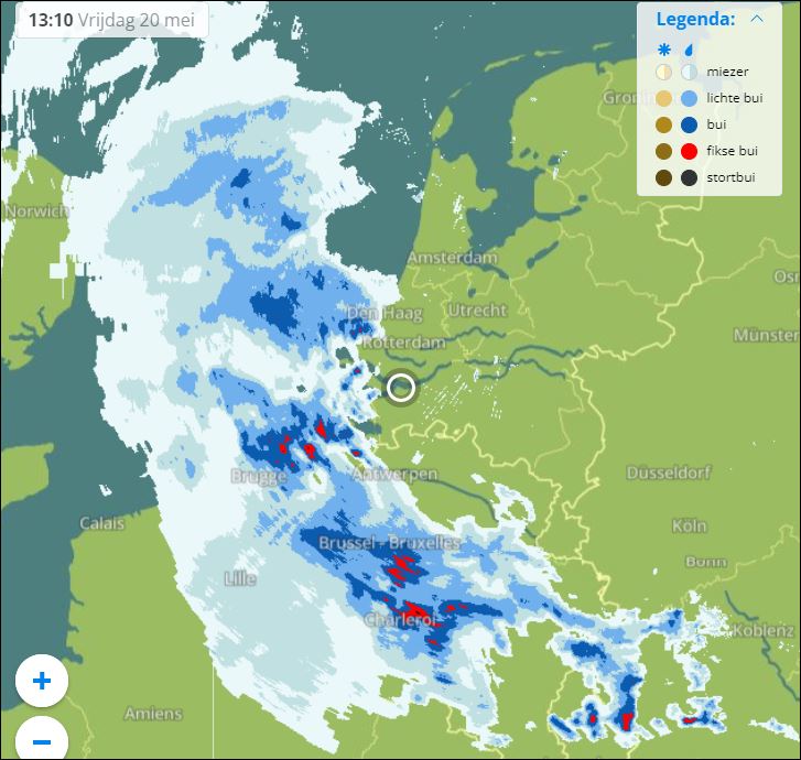 Het naderende buienfront vandaag om 13.10 uur (beeld: weeronline.nl)