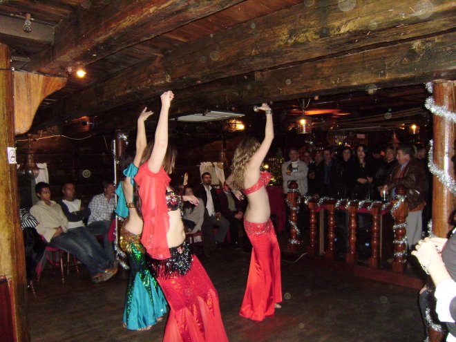 Buikdanseressen in de Black Pearl