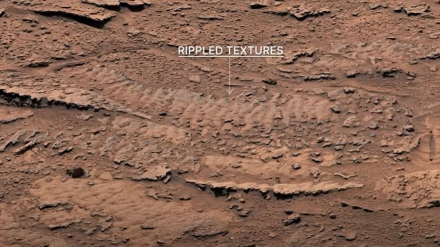 Rimpelingen van stromend water in de Marsbodem (foto: NASA)