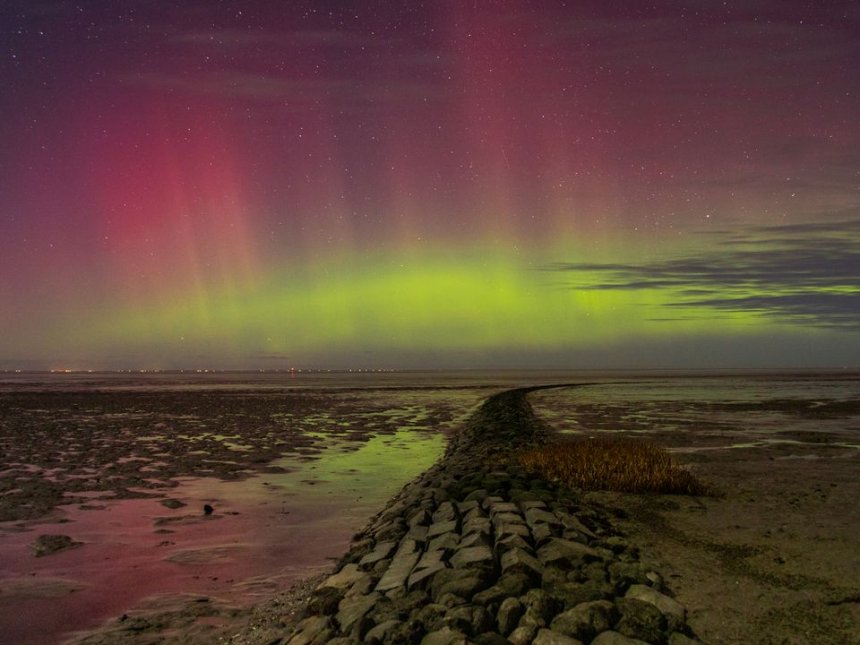 Noorderlicht aan de Friese waddenkust (foto: Sanne Jongstra)