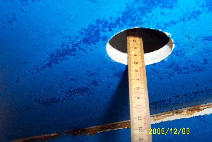 Vlak naast de kiel is de scheepshuid slechts 1,2 cm dik!