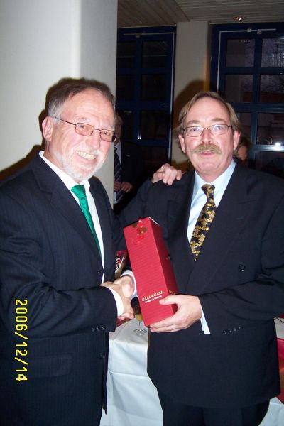 Een mooie fles wijn voor Joep