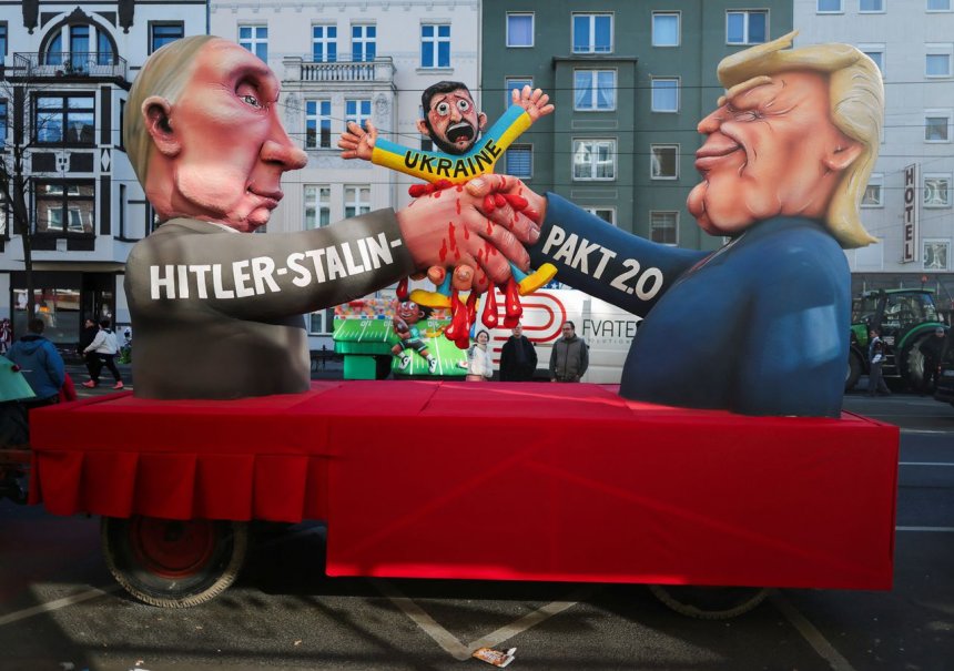 Een praalwagen tijdens het afgelopen carnaval in Düsseldorf.