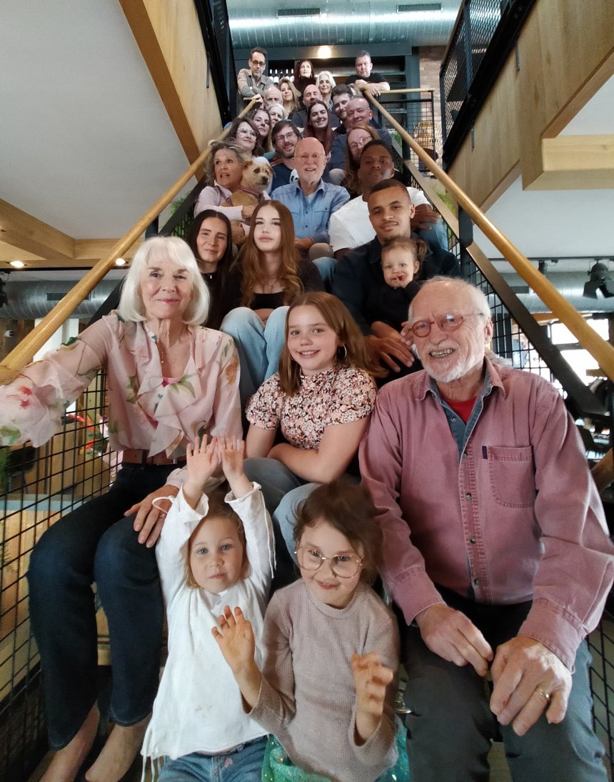 De traditonele trapfoto bij 'De Beren'. Ze kunnen er nog allemaal op.